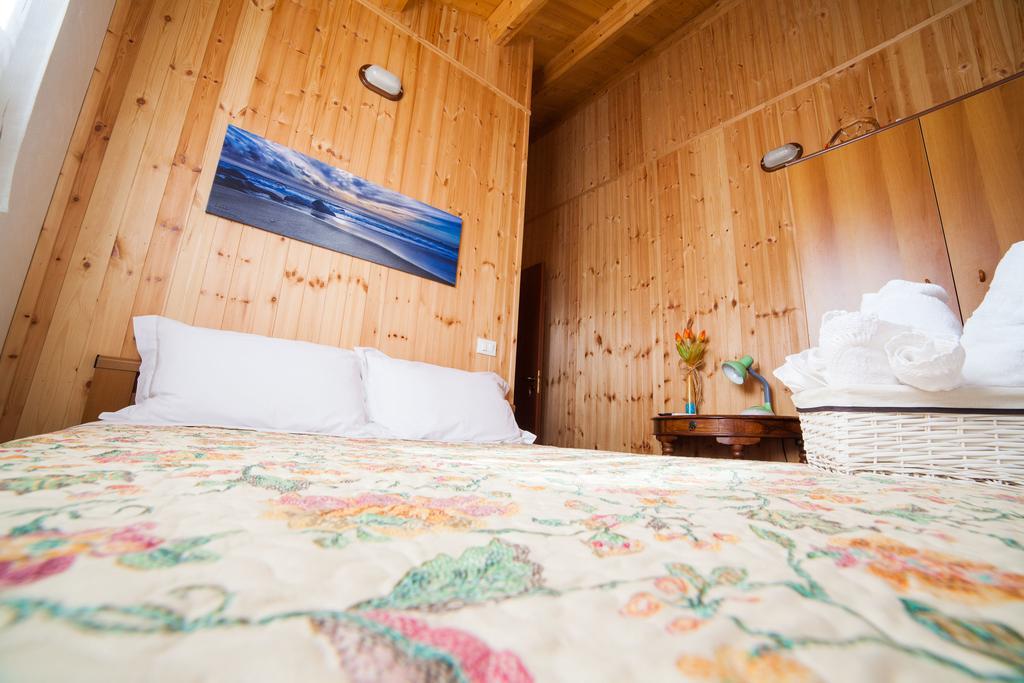 Acqua Di Mare Bed & Breakfast Locogrande Bagian luar foto