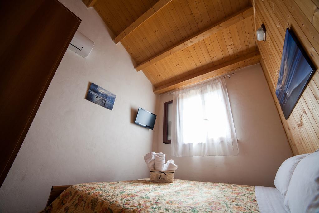 Acqua Di Mare Bed & Breakfast Locogrande Bagian luar foto