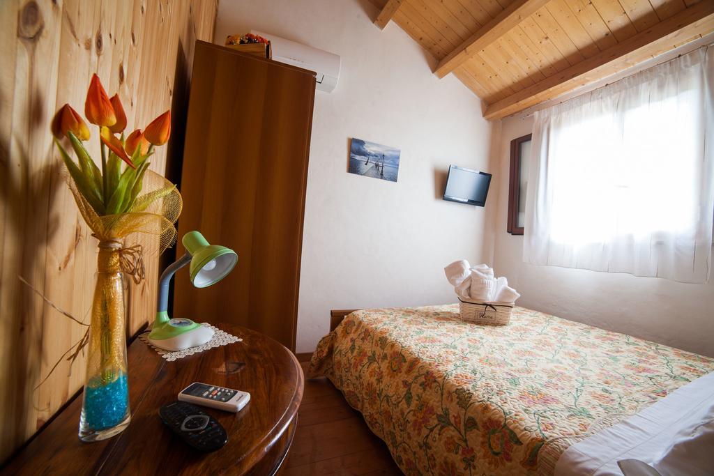 Acqua Di Mare Bed & Breakfast Locogrande Ruang foto