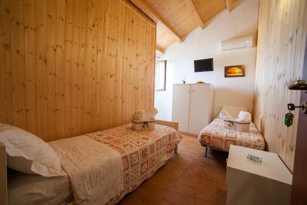 Acqua Di Mare Bed & Breakfast Locogrande Ruang foto