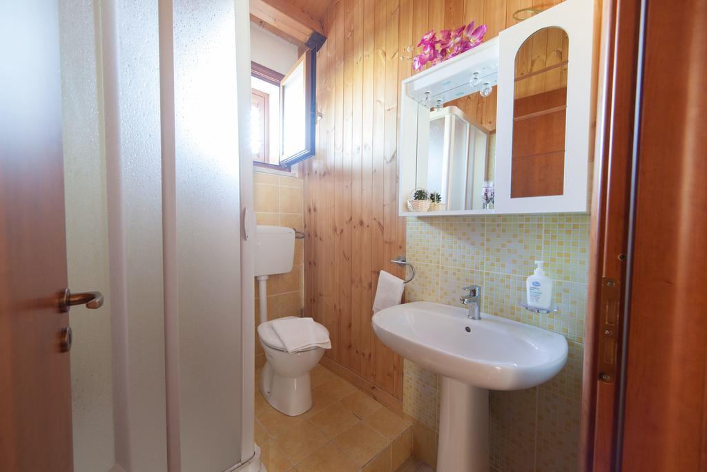Acqua Di Mare Bed & Breakfast Locogrande Bagian luar foto