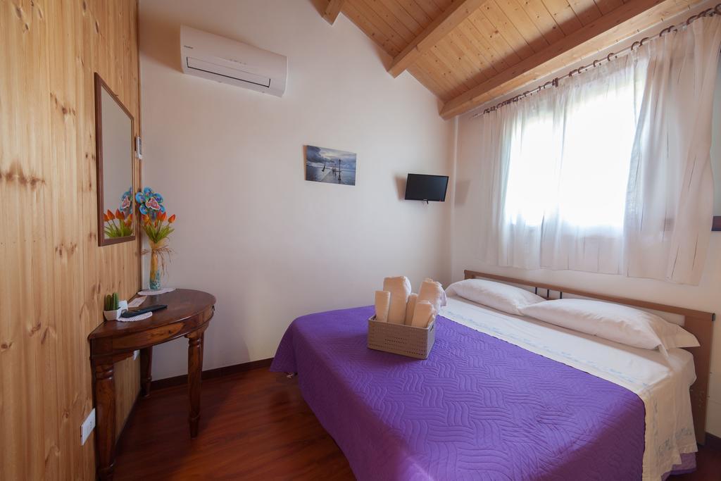 Acqua Di Mare Bed & Breakfast Locogrande Bagian luar foto